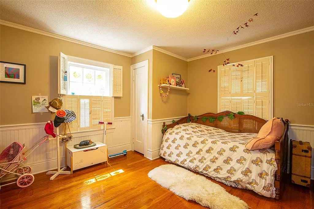 2617 Northwest 3rd Avenue - Photo 6 of 12