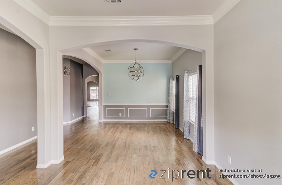 13713 Badger Creek Dr - Photo 2 of 20