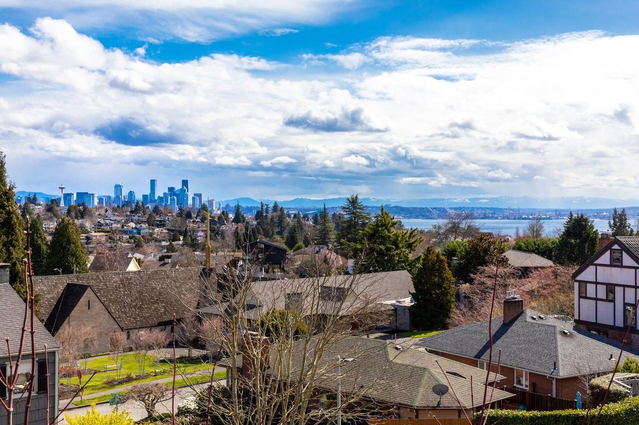 2408 Eyres Pl W - Photo 3 of 16