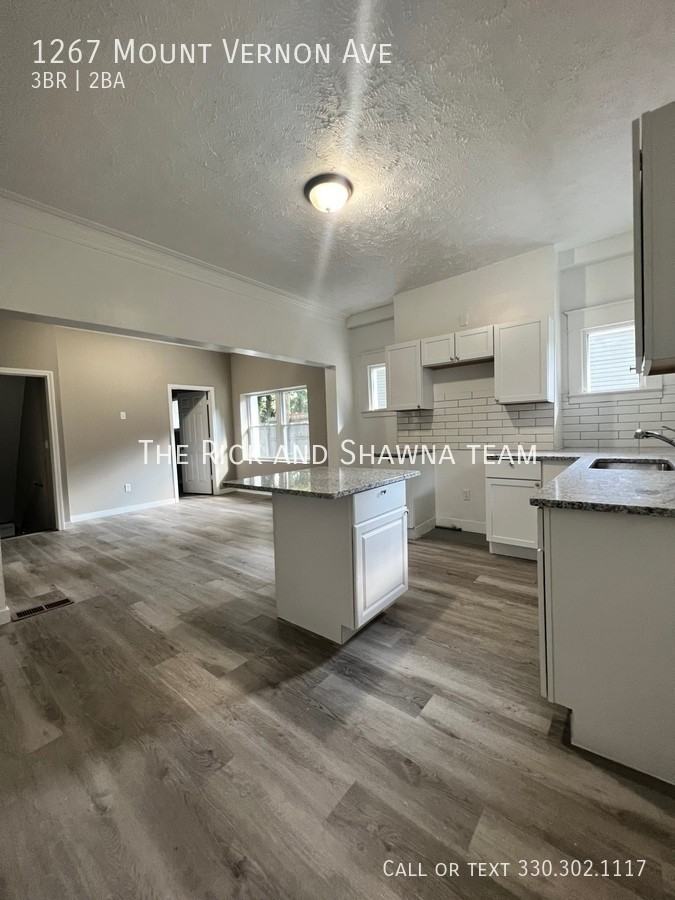 1267 Mount Vernon Ave - Photo 3 of 11