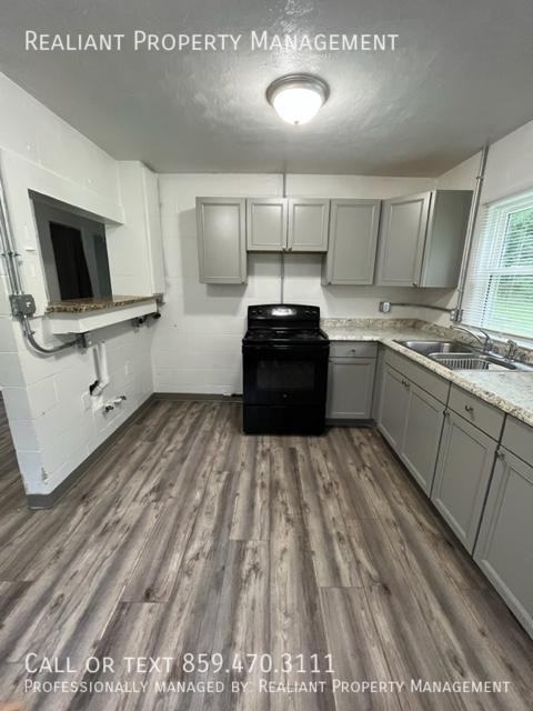 315 Bellevue Ave - Photo 2 of 8