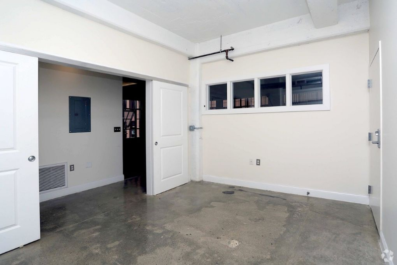 1323 Broadway St #5B - Photo 4 of 14