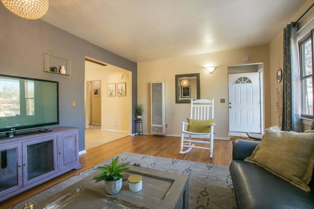 217 Cornell Drive Southeast - Photo 7 of 48