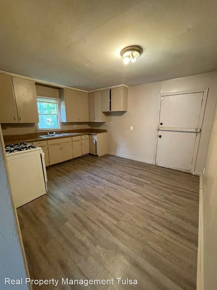 2715 N Cheyenne Ave - Photo 2 of 15