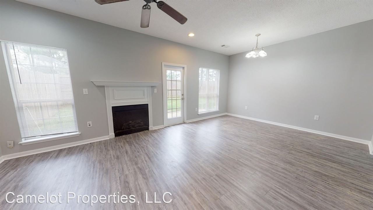 128/132Pine Meadows Circle - Photo 3 of 18