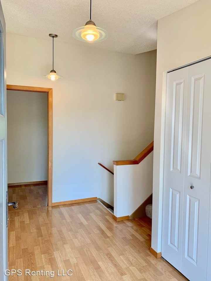 14011 81st Ave Ne - Photo 2 of 25