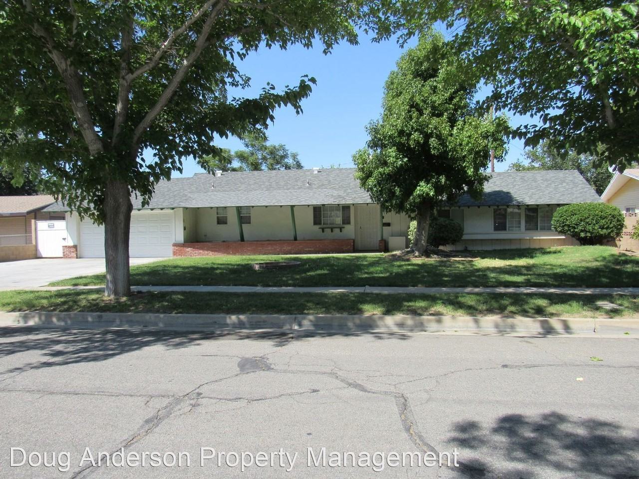 1245 E Avenue J4 - Photo 3 of 20