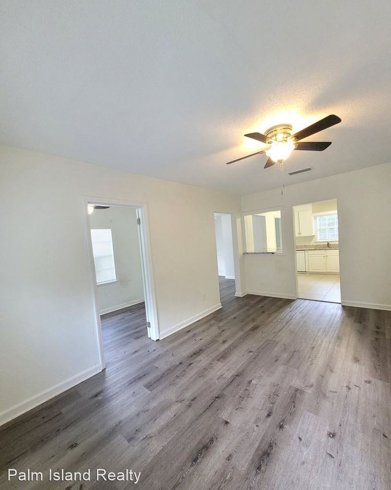 239 Willow St - Photo 3 of 15