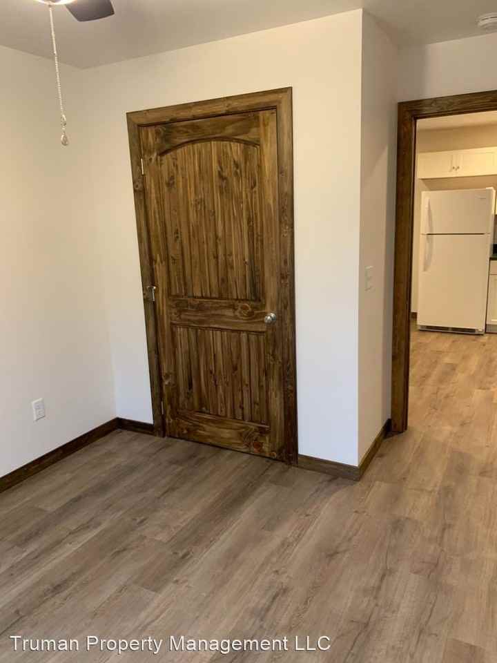 715 Cottonwood Ct - Photo 3 of 12