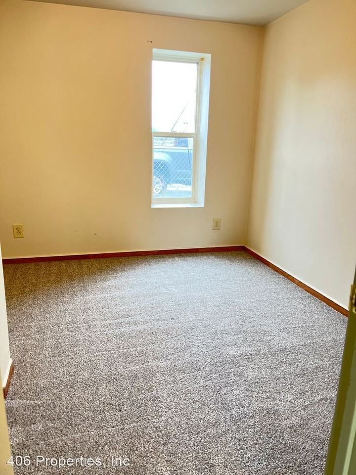 E. Helena Single Level Pet Friendly Unit Apartments 402 E Porter St, East Helena, MT 59635