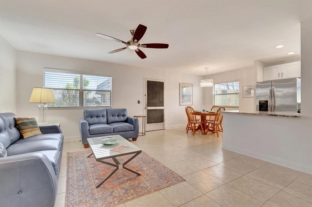 237 Brittany E - Photo 2 of 8