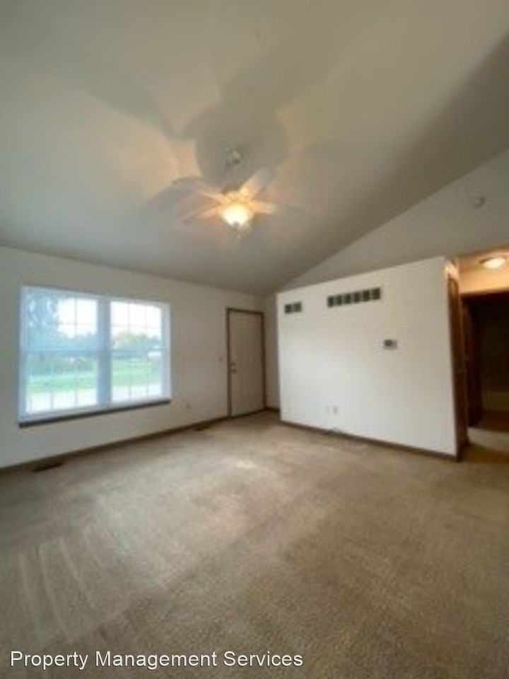 980 Oakland Estates Dr - Photo 2 of 26