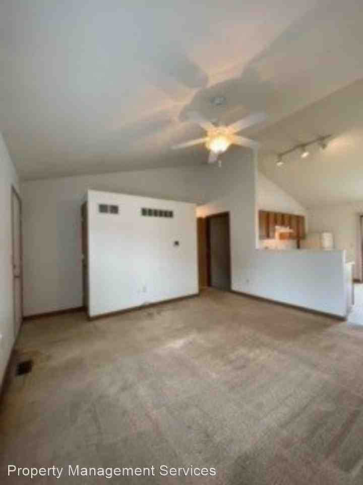 980 Oakland Estates Dr - Photo 3 of 26