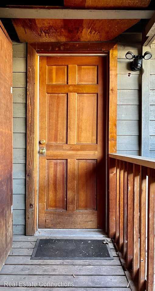 688 W. 4th Avenue - Photo 2 of 8