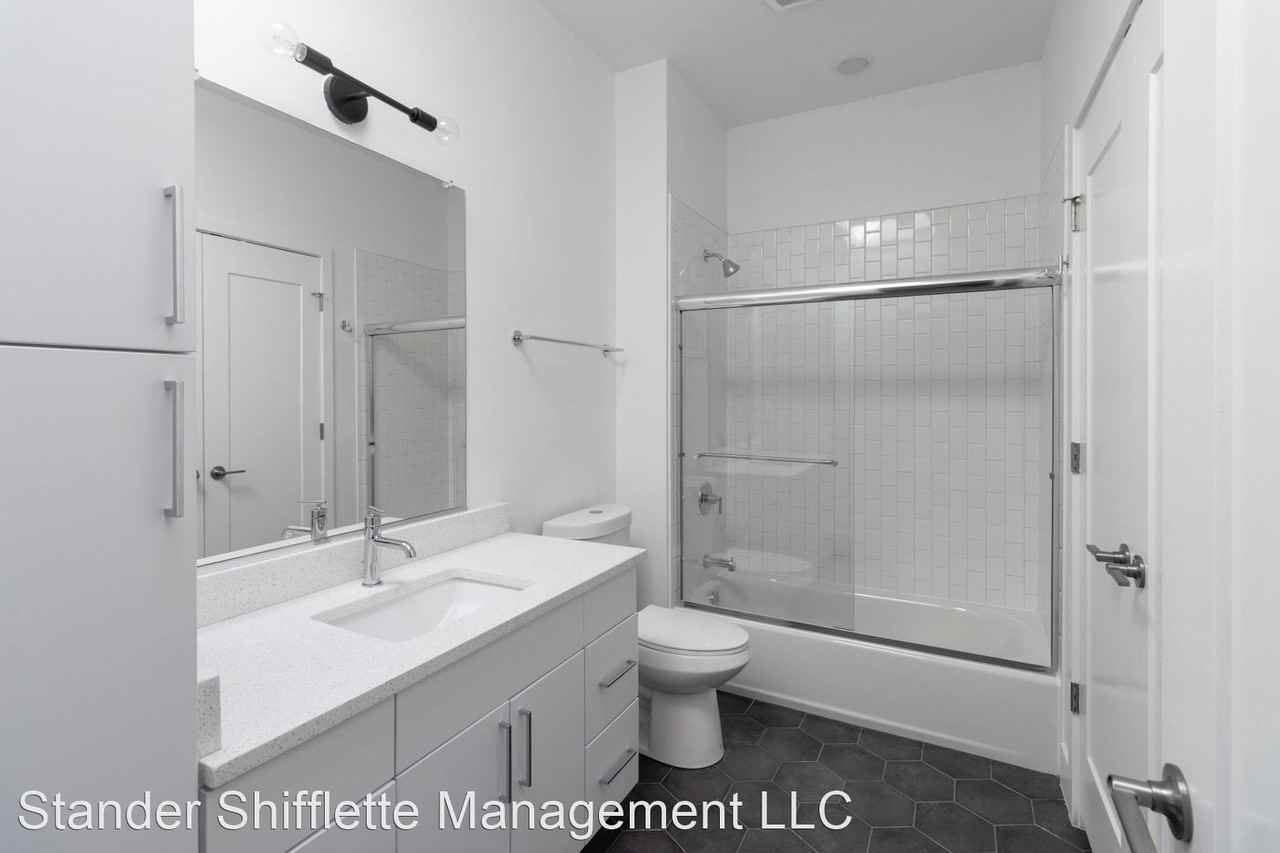 Newly Renovated 2 Bedroom, 2 Bath with Private Roof Deck - Photo 3 of 11