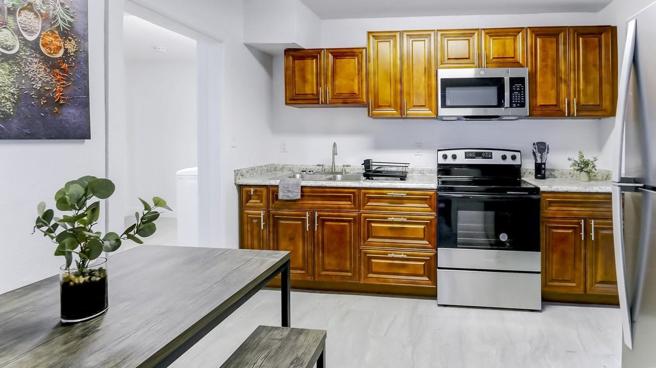 E 33rd Ave - Photo 2 of 32