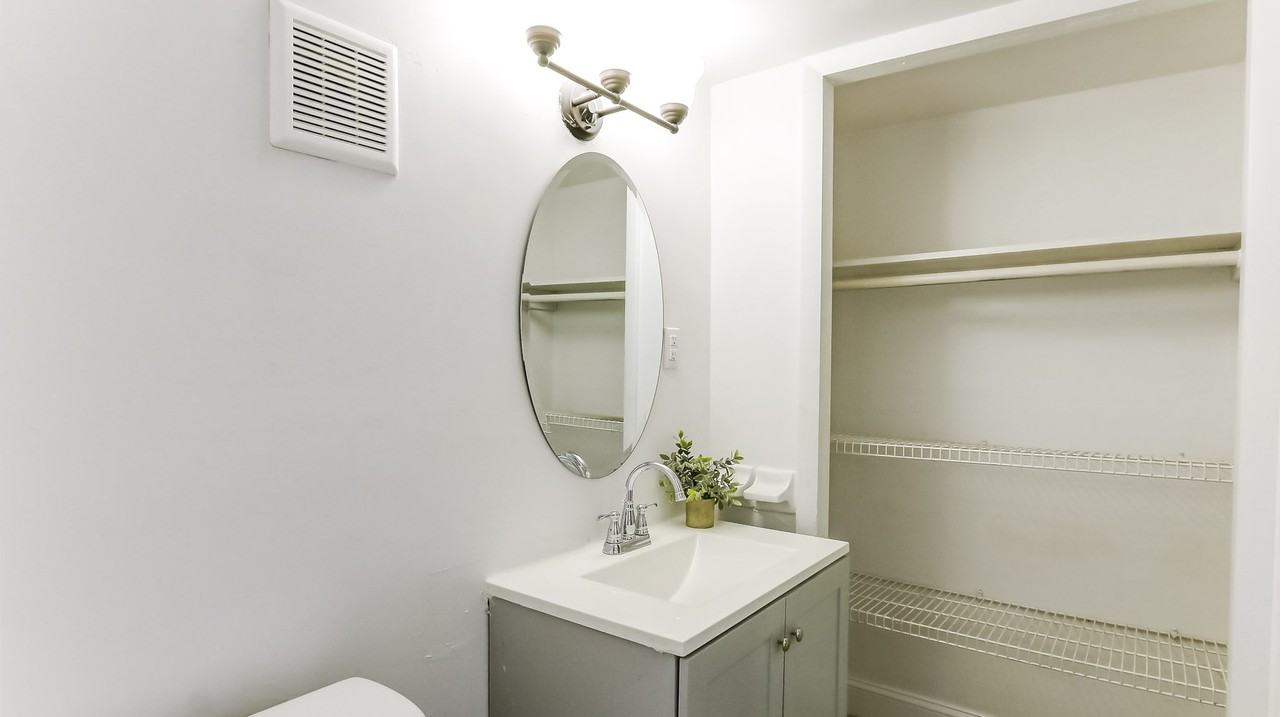 E 33rd Ave - Photo 6 of 32