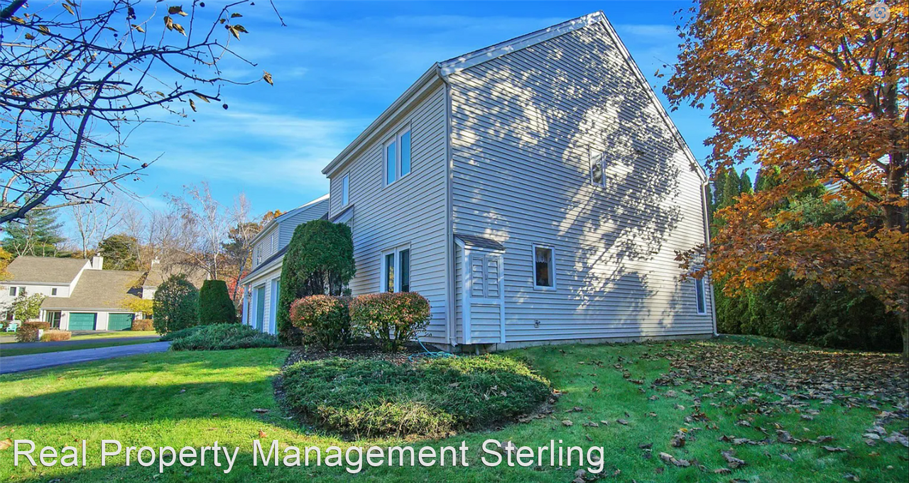 46 Thayer Bay Cir - Photo 2 of 19