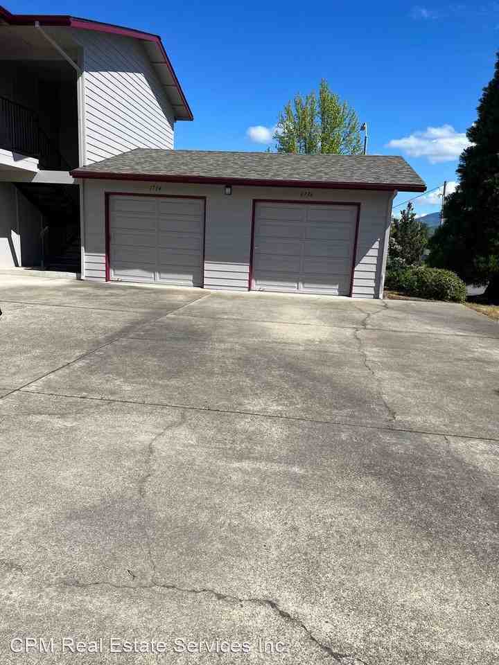 1730, 1732, 1734, 1736 Medart Lane - Photo 3 of 20