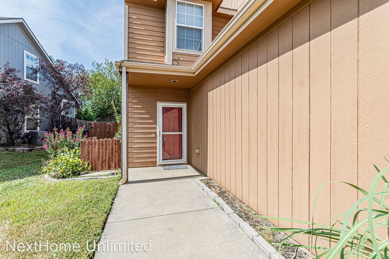 2114 Brooke Bend Dr - Photo 2 of 27