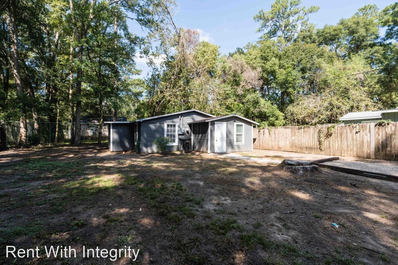 2046 Holmes St - Photo 2 of 24