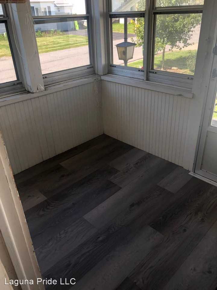 209 Brown Ave - Photo 2 of 33