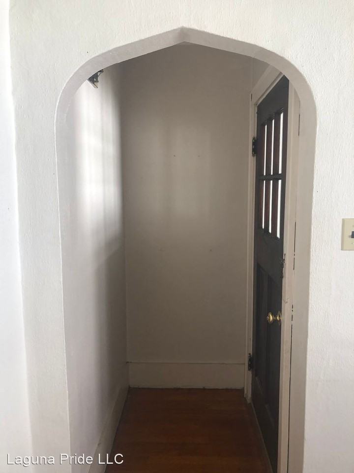 209 Brown Ave - Photo 3 of 33