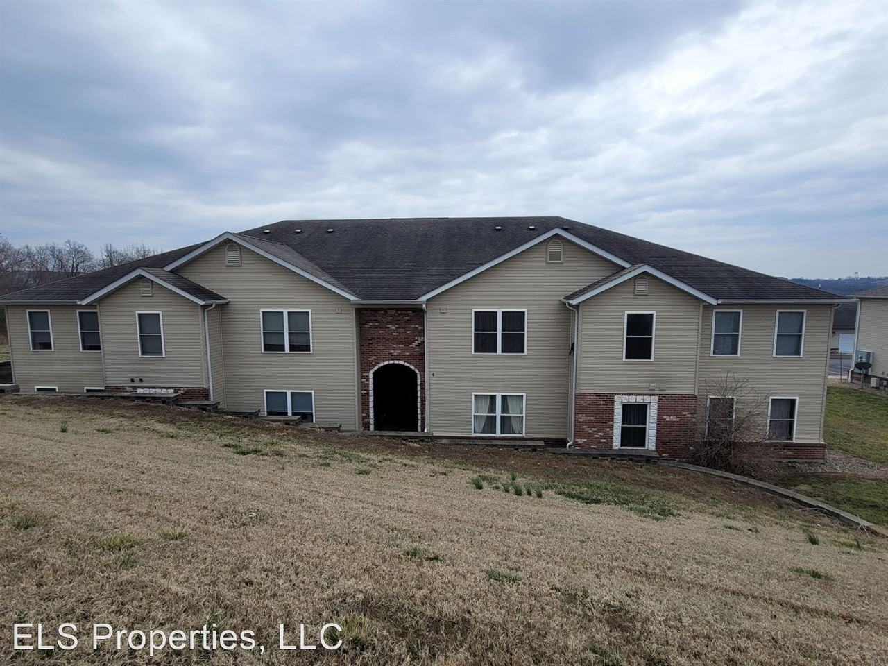 2BR-1BA Apartment - Jacob & Justin Estates - Union MO - Photo 3 of 10