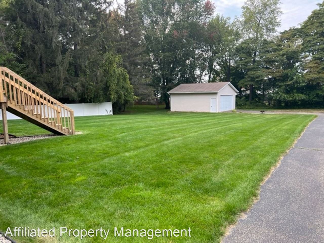477 76th St Se - Photo 2 of 25