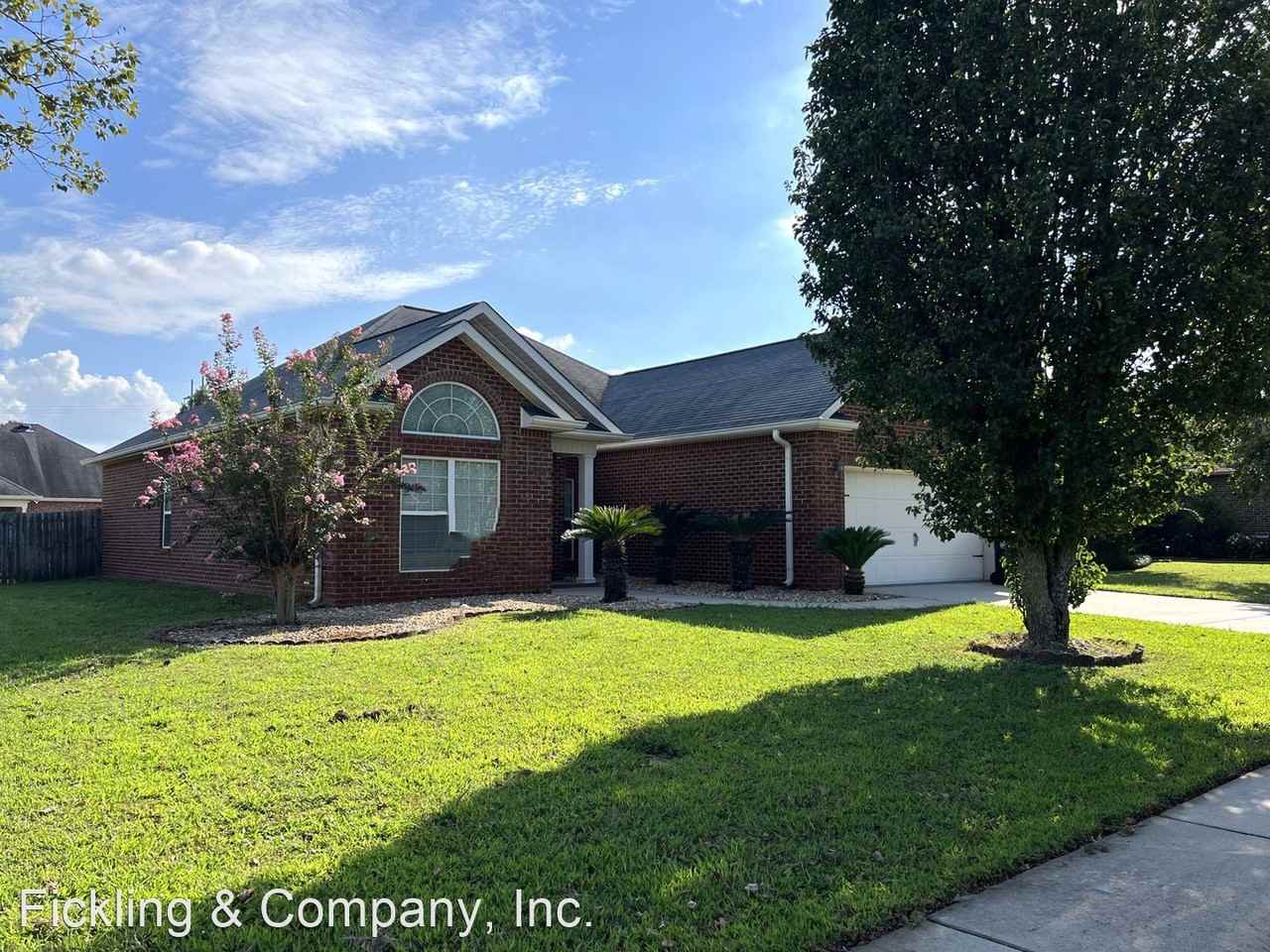 101 Glen Arbor Ln - Photo 2 of 39