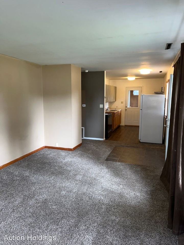 1008 S Eugene St - Photo 3 of 12