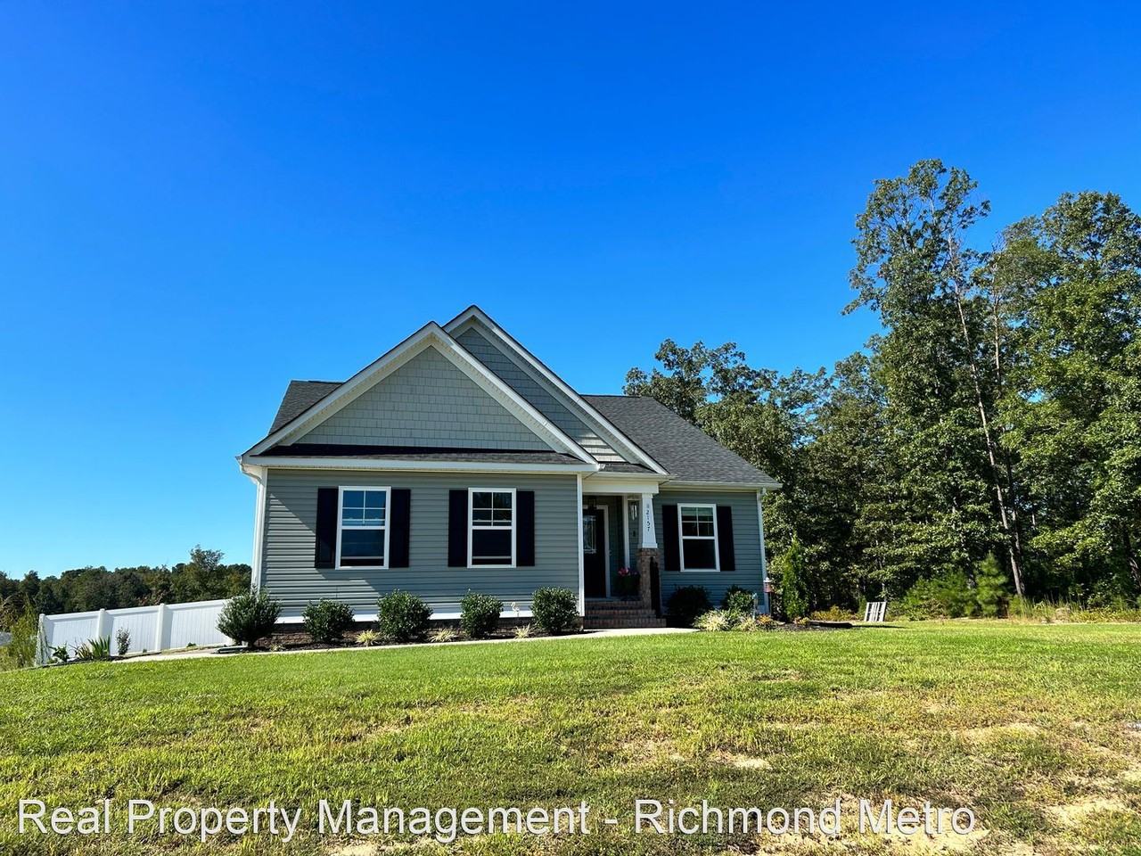 2157 Kennington Pkwy - Photo 2 of 37
