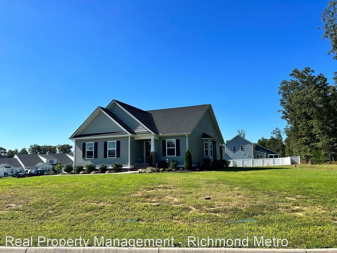 2157 Kennington Pkwy - Photo 3 of 37