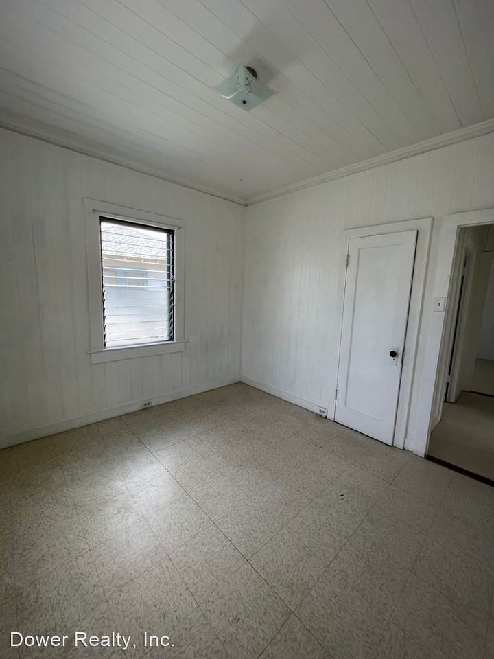 1346 10th Ave - Photo 3 of 10