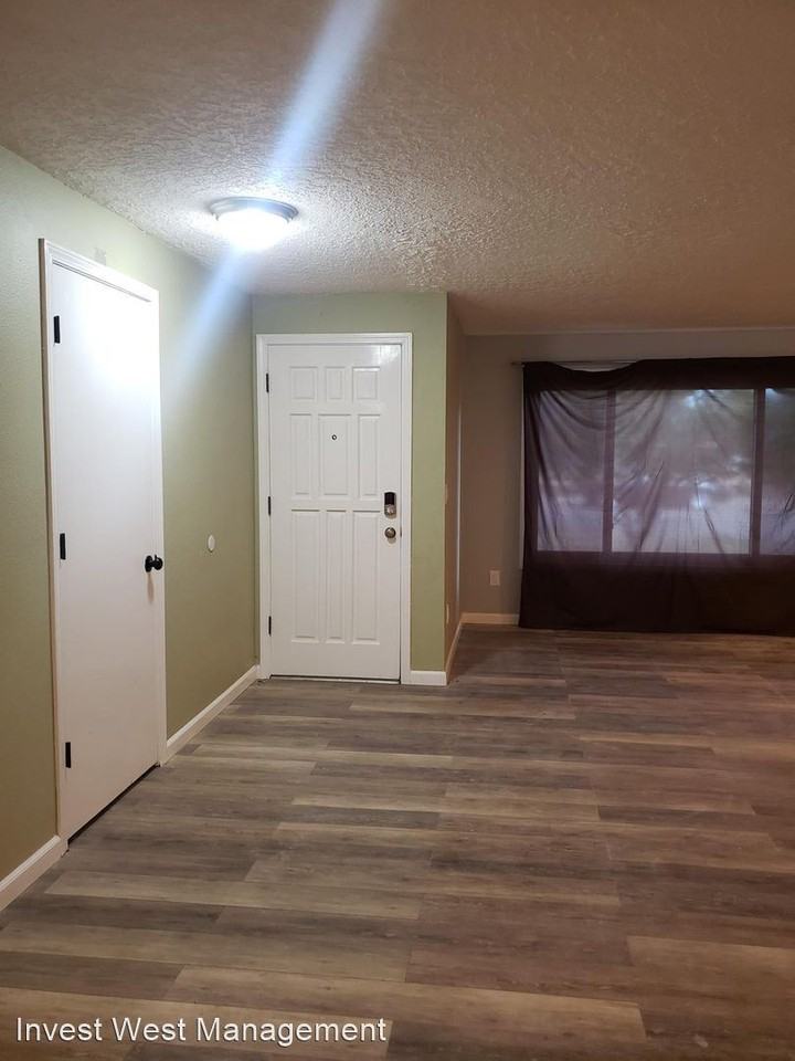 14503 Ne 80th St - Photo 2 of 19