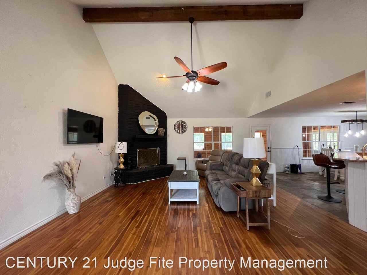 555 Anglers Pt - Photo 2 of 11