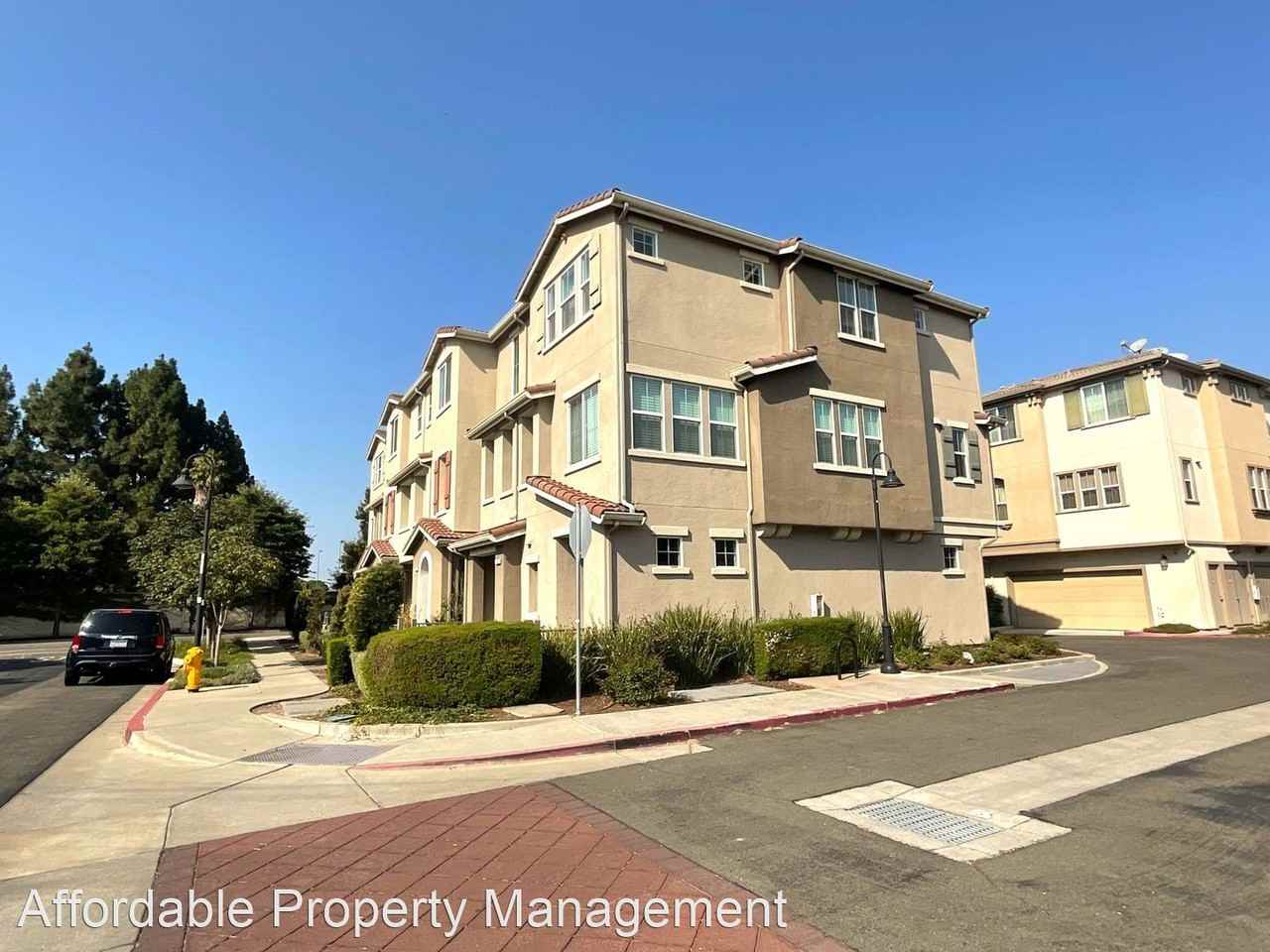 520 Staley Ave - Photo 2 of 22