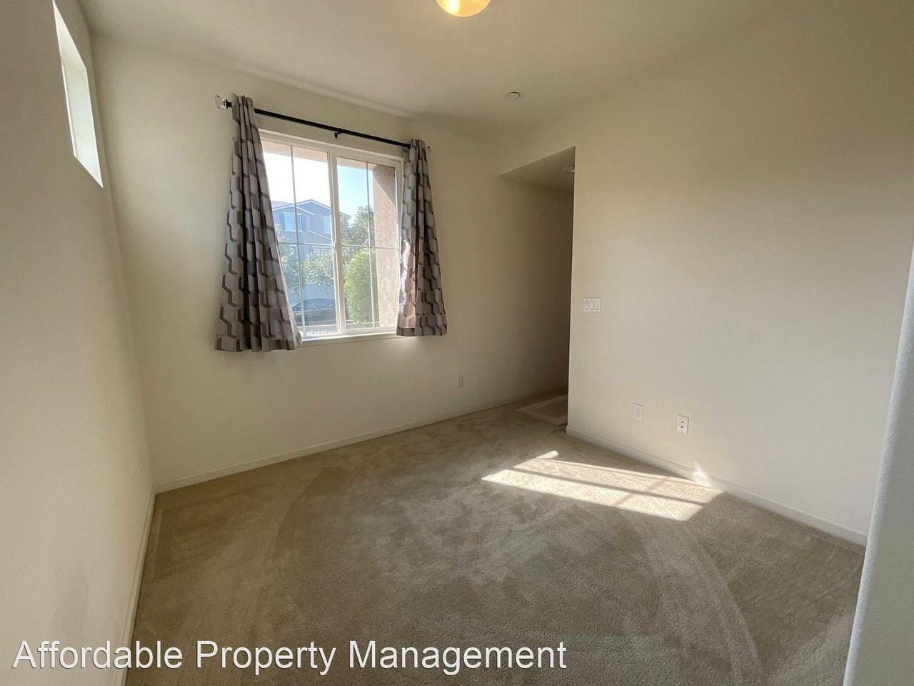 520 Staley Ave - Photo 3 of 22