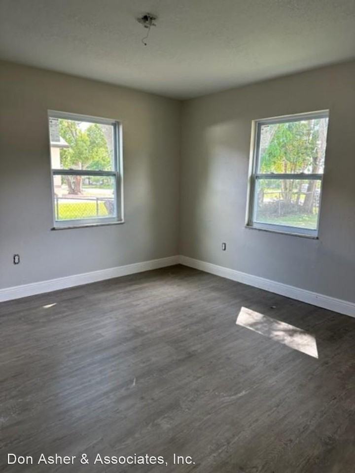 503 2nd St - Photo 3 of 7
