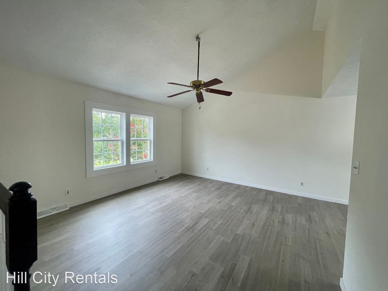 117 Cimarron Rd - Photo 2 of 17