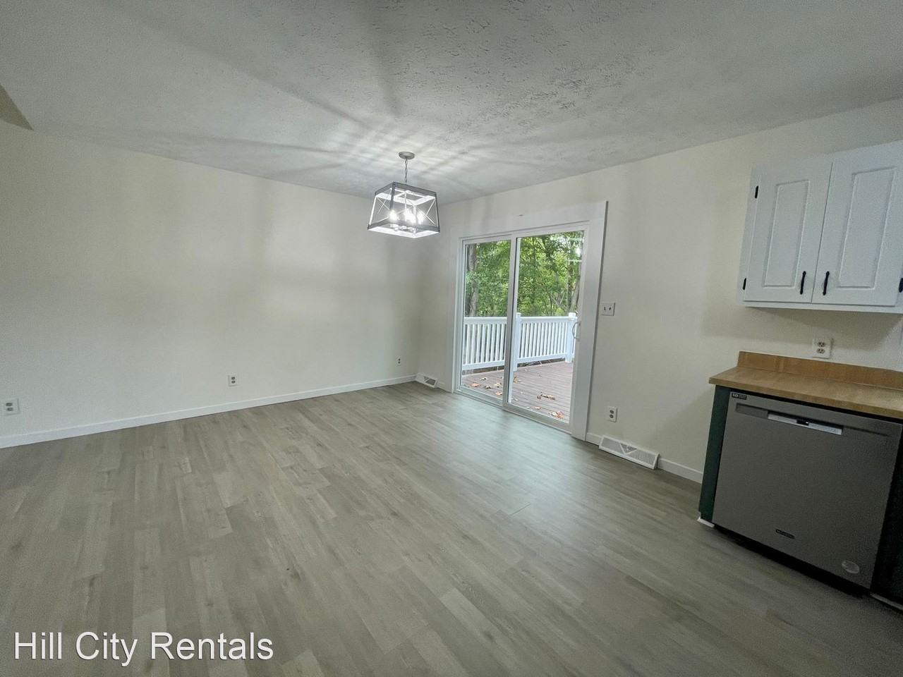 117 Cimarron Rd - Photo 3 of 17