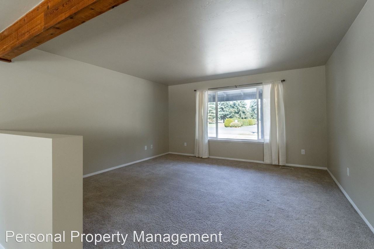 11517 Ne 9th St - Photo 2 of 19