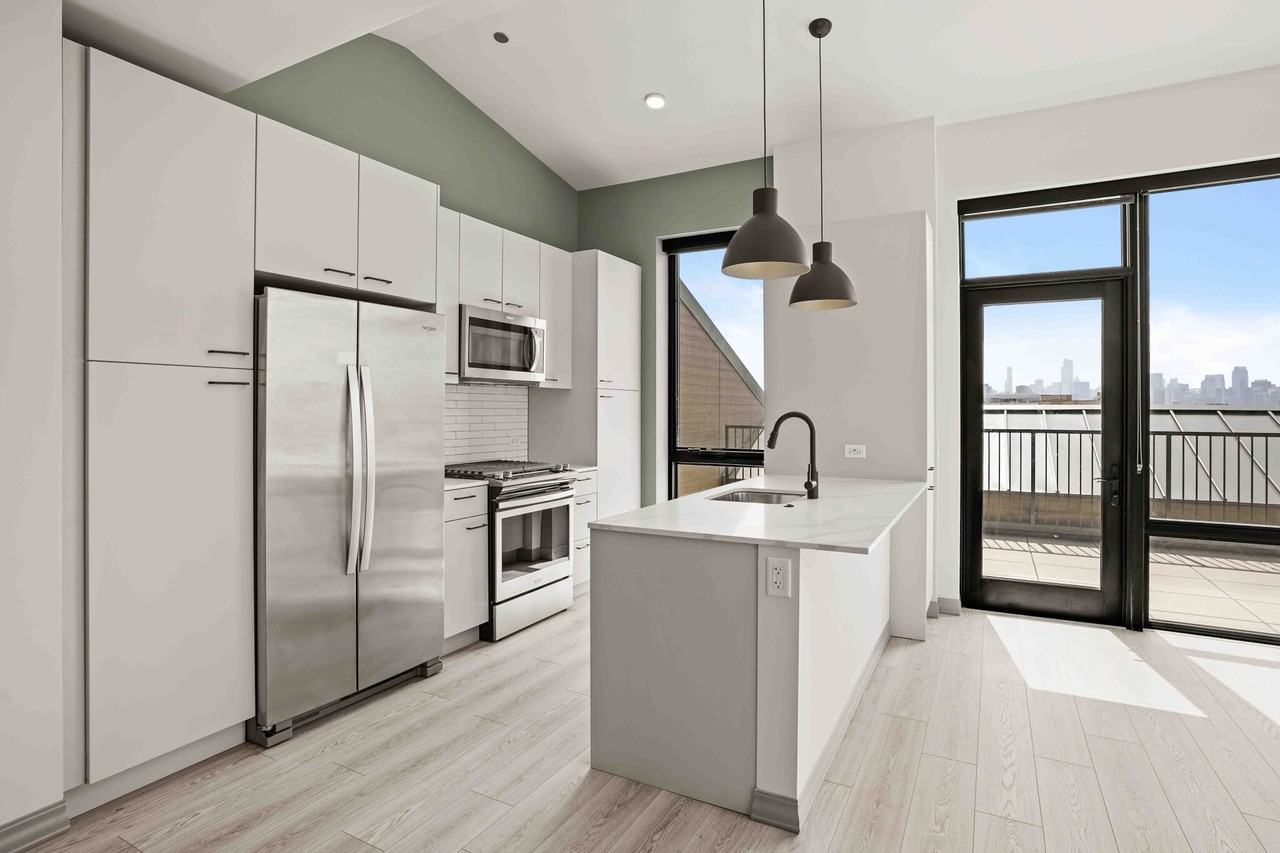 2155 N Elston Ave #3-2