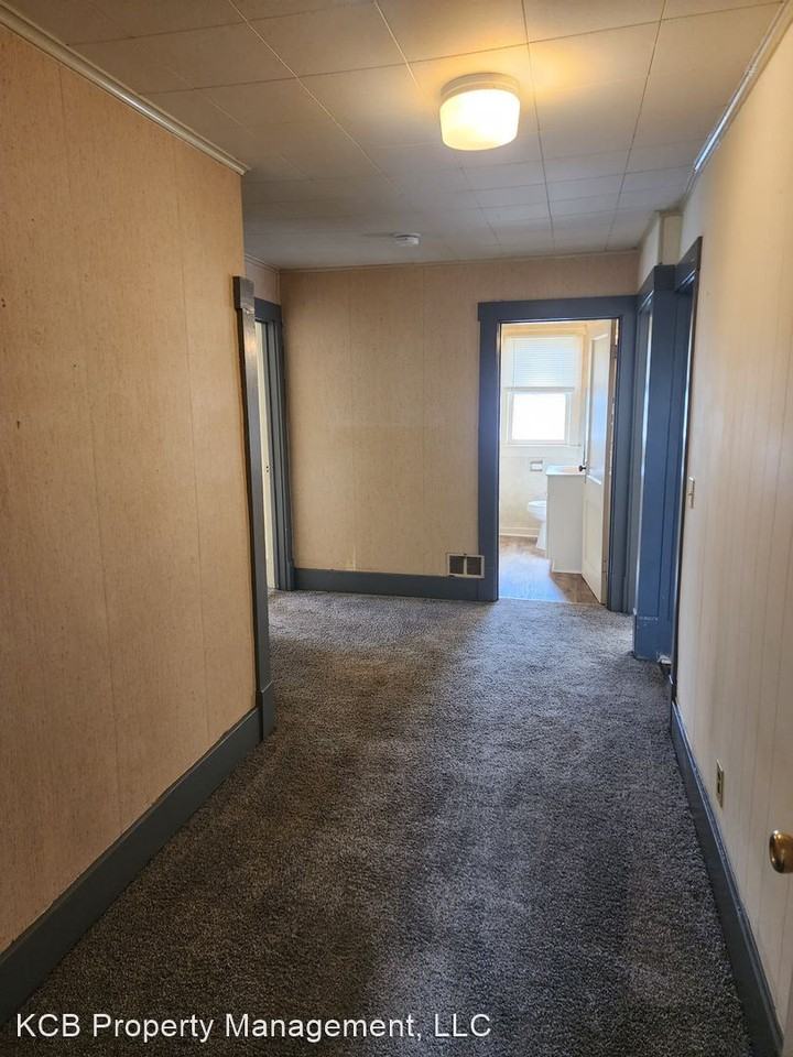 1437 01-1/2 South Webster Street - Photo 2 of 7