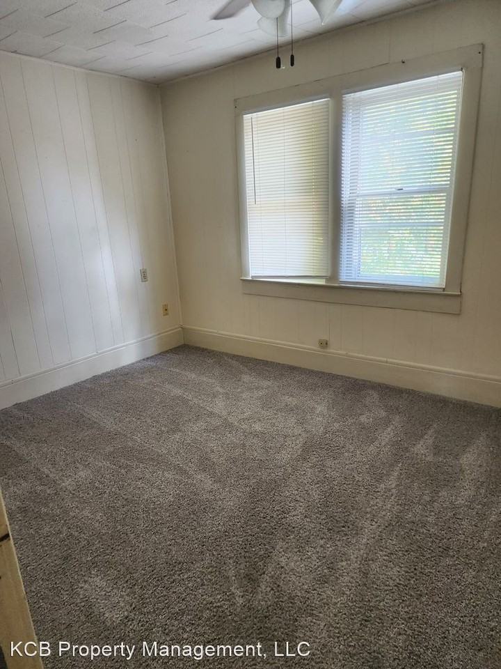 1437 01-1/2 South Webster Street - Photo 3 of 7