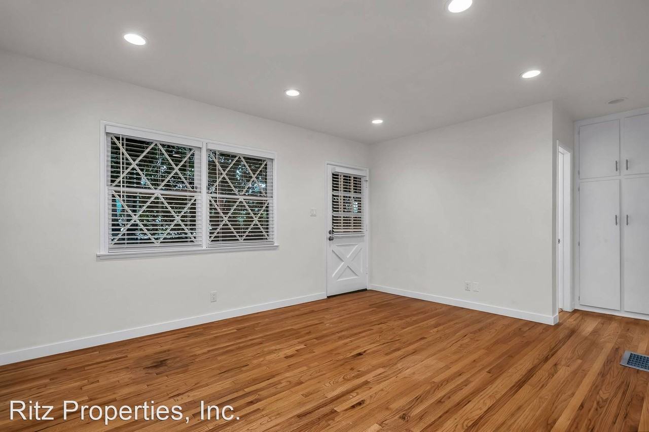 2826 Avenel Street - Photo 3 of 9