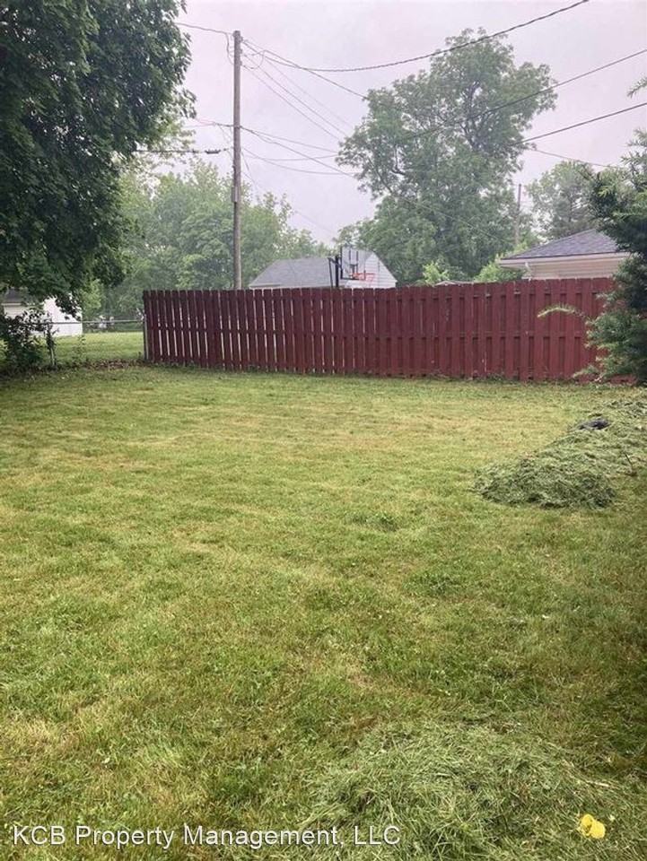 1424 W Jefferson St - Photo 2 of 18