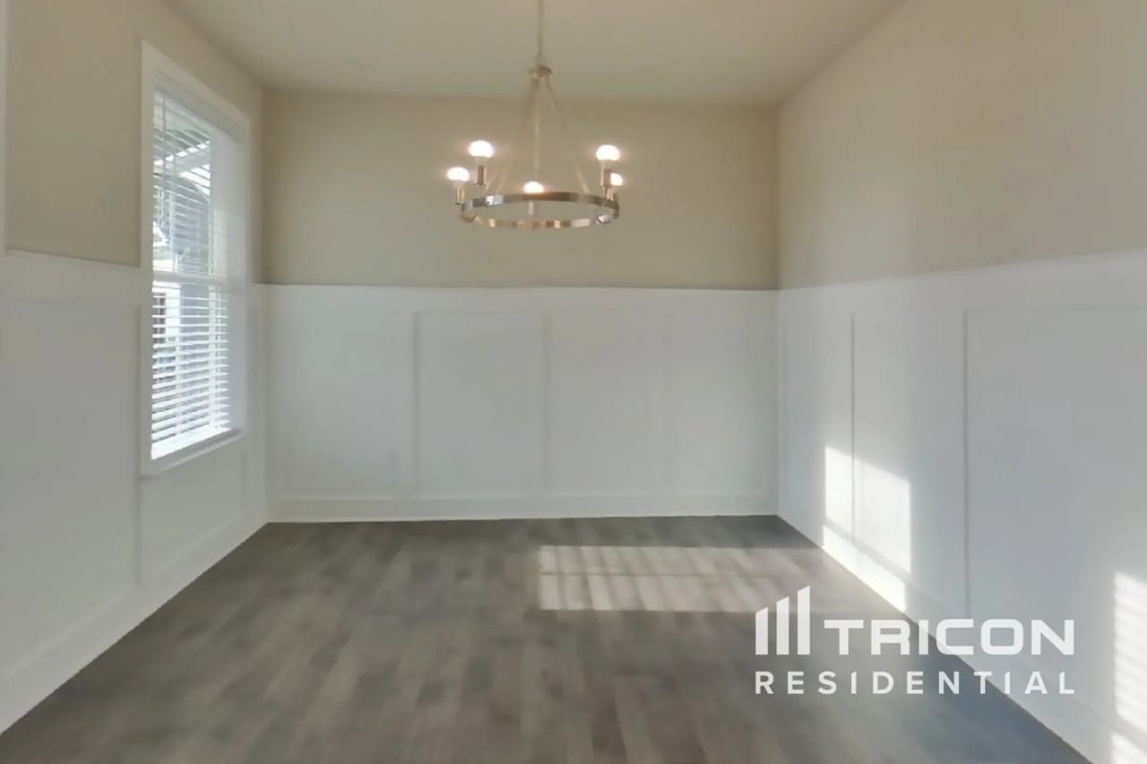 692 Ragan Ct - Photo 3 of 50