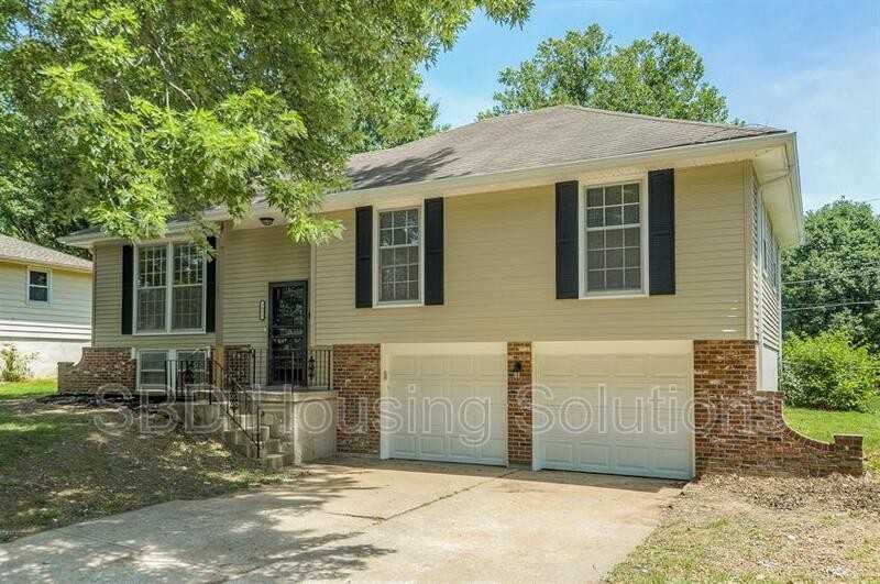 3921 S Bedford Ave - Photo 2 of 21