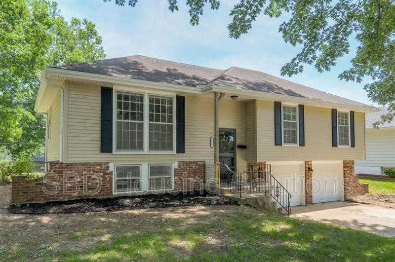 3921 S Bedford Ave - Photo 3 of 21
